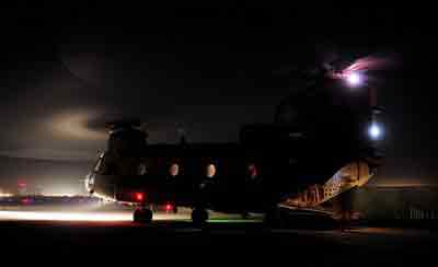 Британский Chinook отправляется на ночное задание (фото ukforcesafghanistan.wordpress.com) Британский Chinook отправляется на ночное задание (фото ukforcesafghanistan.wordpress.com)