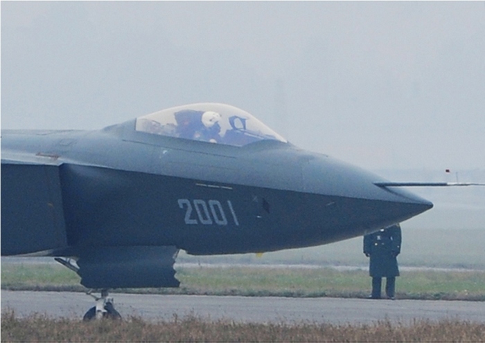Опубликованы новые фотографии китайского истребителя Chengdu J-20 Опубликованы новые фотографии китайского истребителя Chengdu J-20