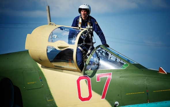Пилот штурмовика Су-25СМ Пилот штурмовика Су-25СМ
